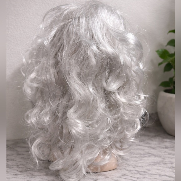Disney Cruella Style White Curly Wig – Adult Costume Wig | New w/ Tag - Picture 2 of 3